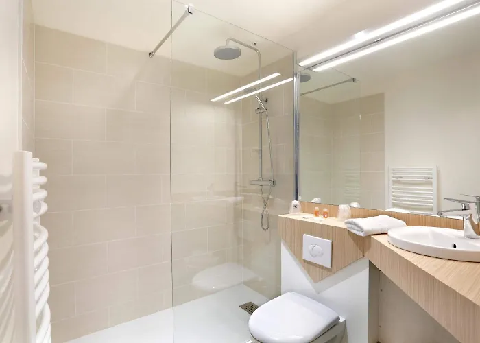 Brit 2* Αρζαντάν